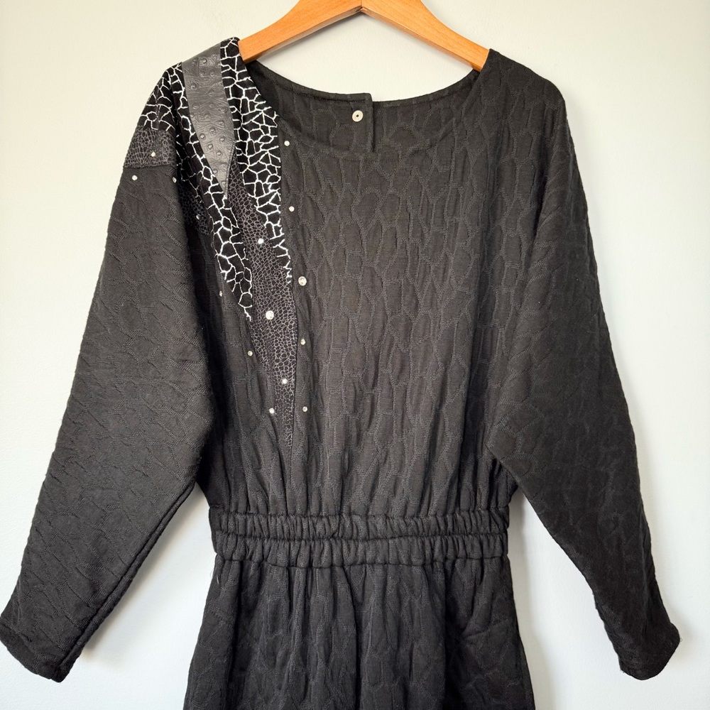 Vintage IIF Black Textured Jumpsuit with Embellished Shoulder Size Small - Picture 12 of 12